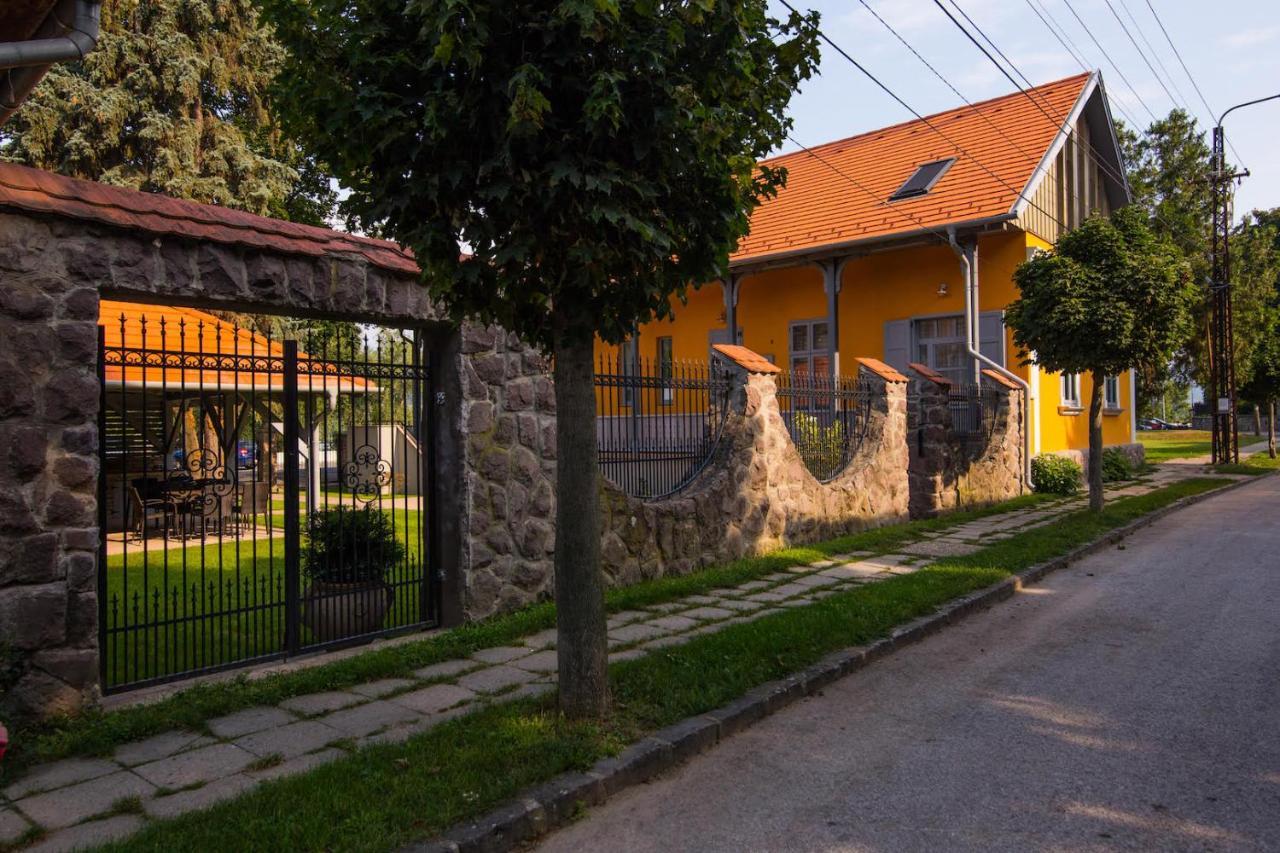 Anna Vendeghaz Hotel Visegrád Exterior photo